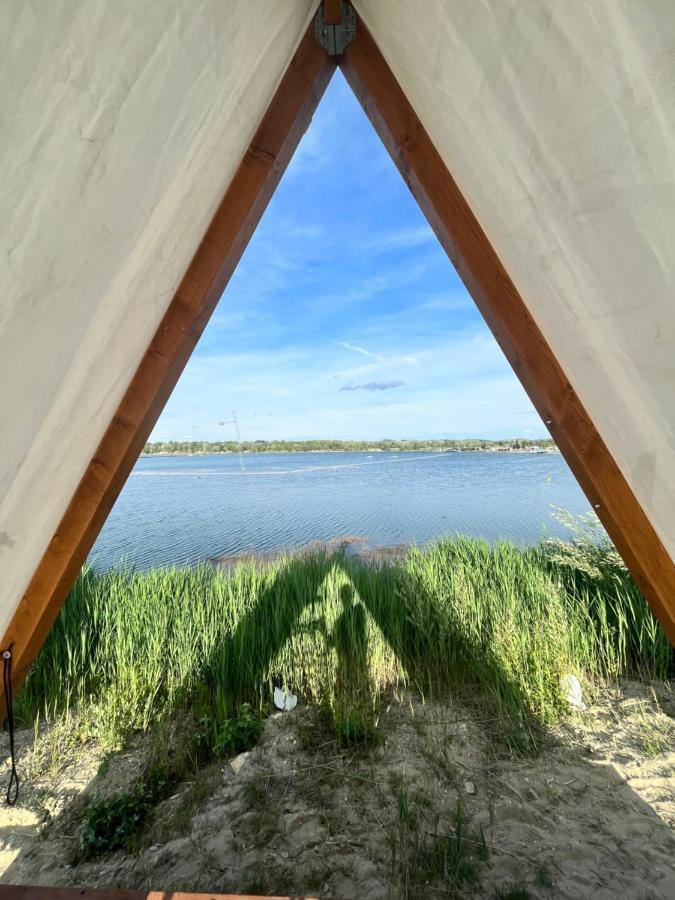 Lupa Tent Budakalasz Ngoại thất bức ảnh